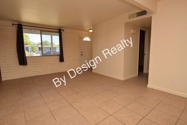Building Photo - Pristine Remodeled Olive Grove 4 Bedroom 2...