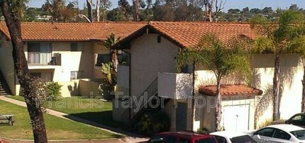 Building Photo - 424 Plymouth Dr