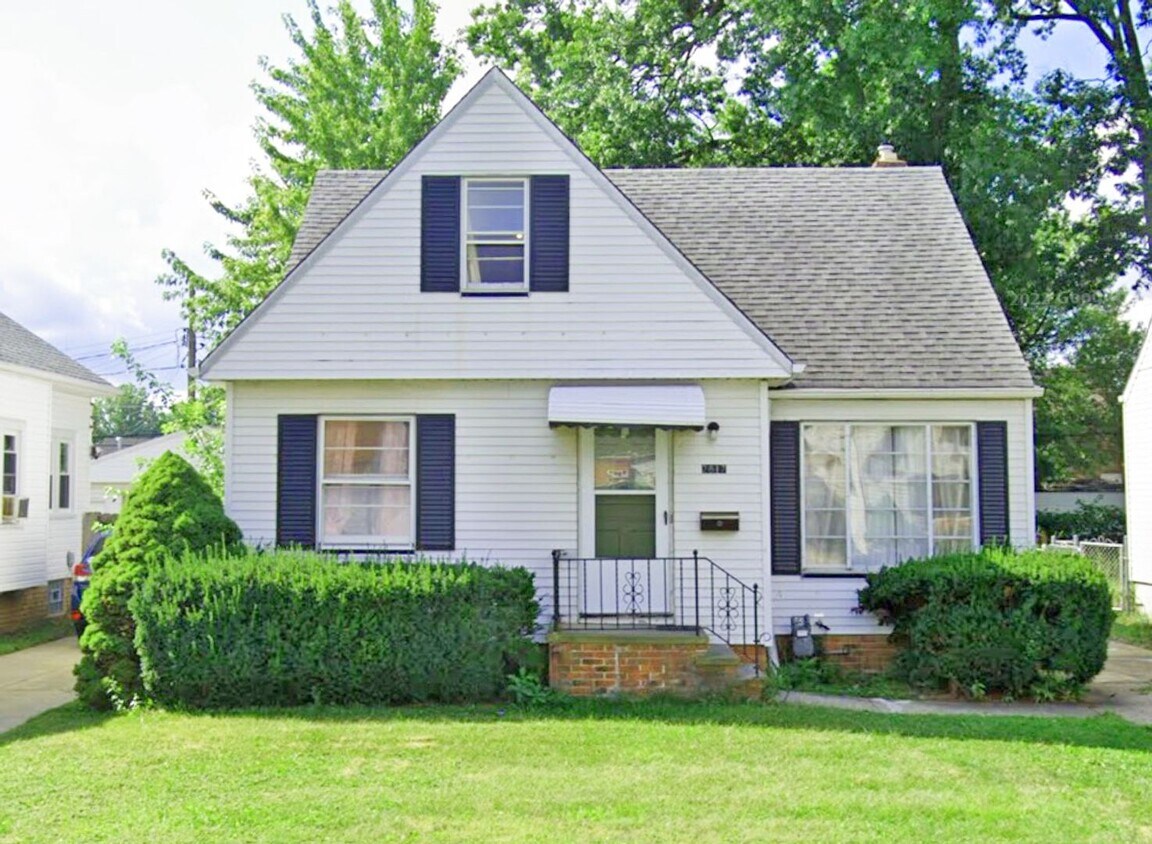 Primary Photo - 3 BED 1 BATH BEAUTIFUL SINGLE FAMILY HOME ...