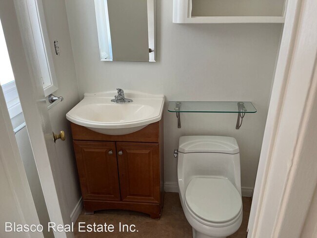 Building Photo - 3 br, 1.5 bath House - 834 W. Yale Street