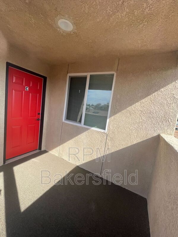 Building Photo - 3027 Q St