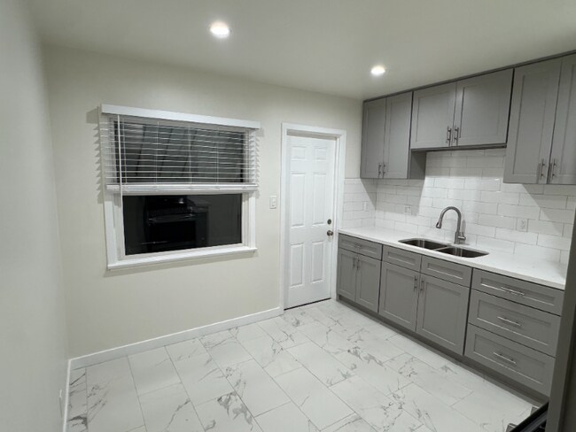 Foto del edificio - 421 E Acacia Ave