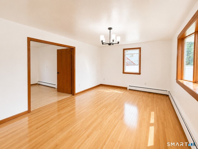 Building Photo - 98 Hartley Dr