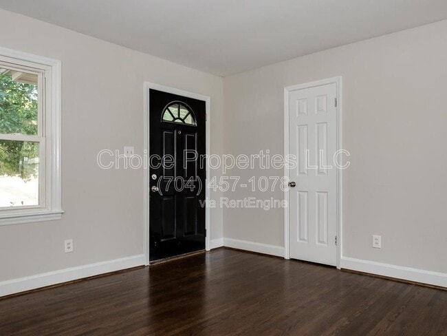 Foto del edificio - 6827 Woodstream Dr