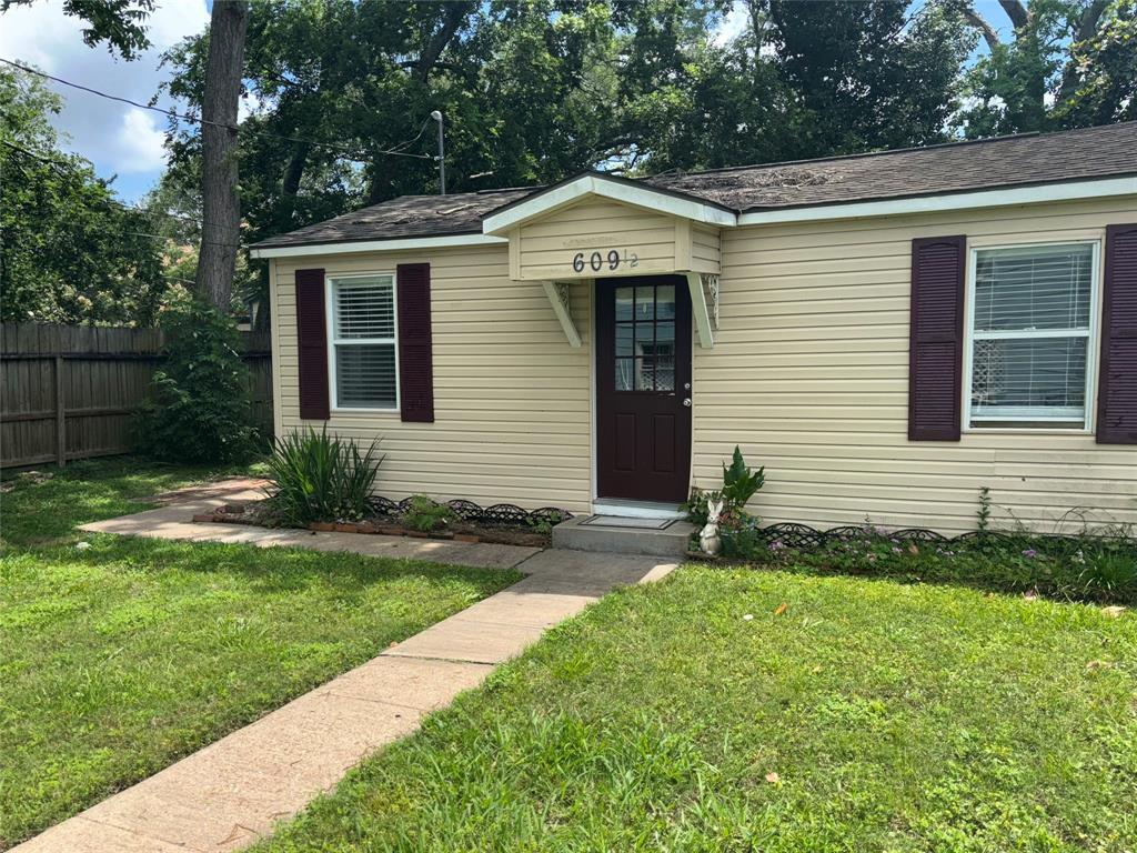 Foto principal - 1615 1/2 W Lang St