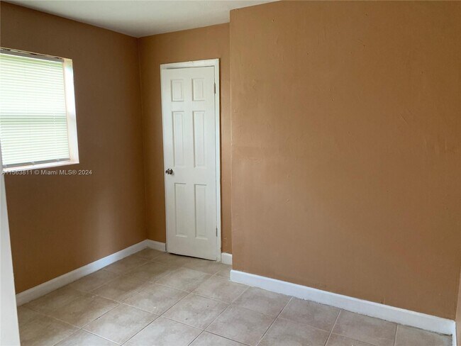 Foto del edificio - 405 NW 5th St