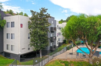 Building Photo - Canyon Crest