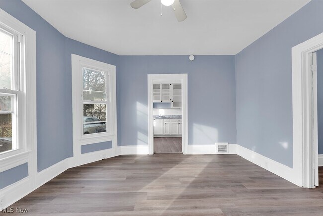 Building Photo - 2206 Kenneth Ave