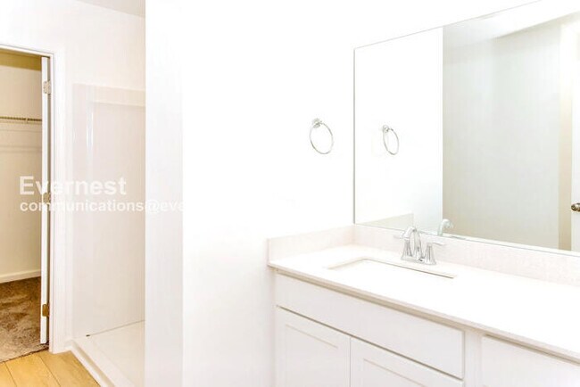 Foto del edificio - 118 Labrador Ln