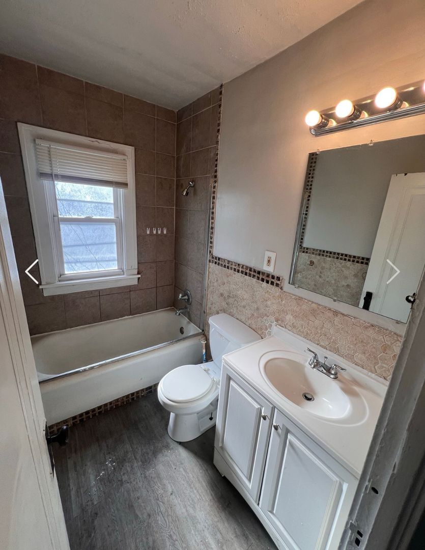 18119-18119 Olympia Rd Cleveland, OH 44112 – photo 2