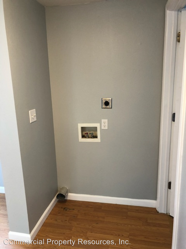 Foto del edificio - 317-325 Main St SE