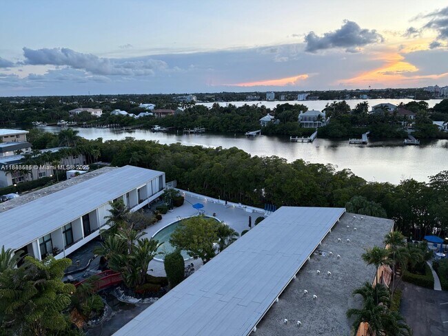 Foto del edificio - 3589 S Ocean Blvd