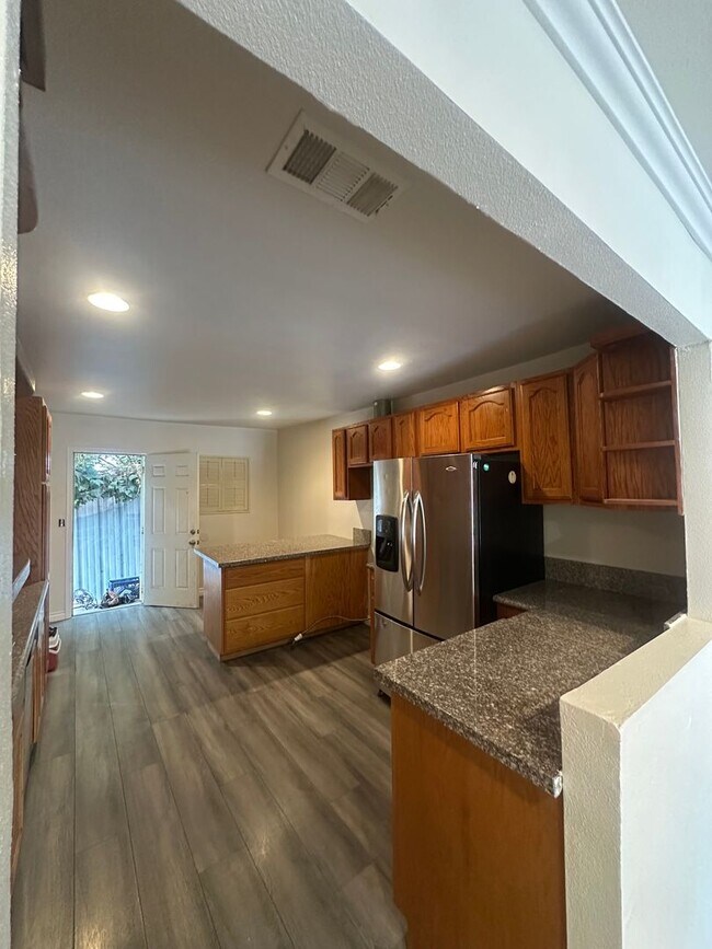 Building Photo - 7805 Whitsett Ave