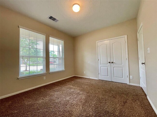 Foto del edificio - 107 Long Meadow Ct