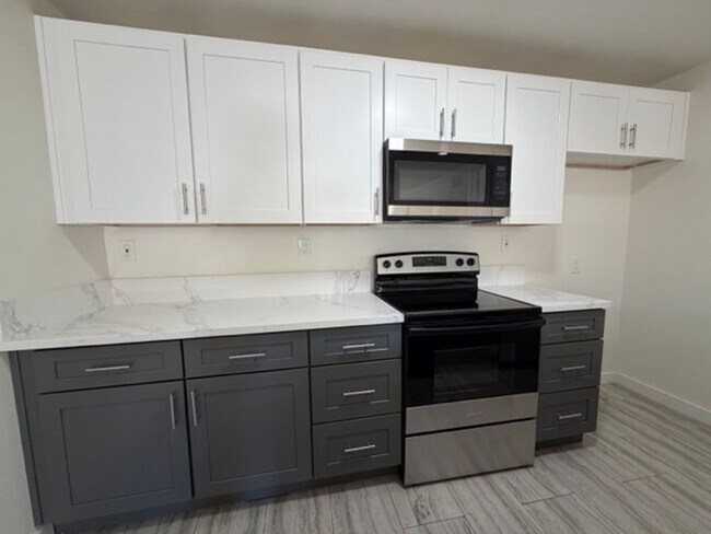 Foto del edificio - 1541 E Quincy Ave