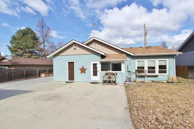 Foto del edificio - Charming Single-Level Cottage Style Home