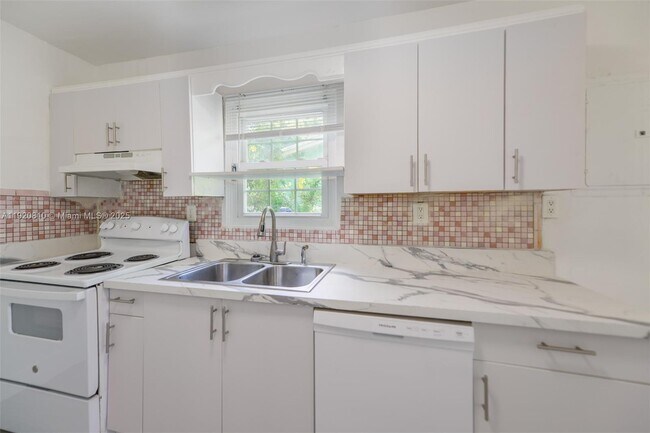 Foto del edificio - 1250 NW 43rd St