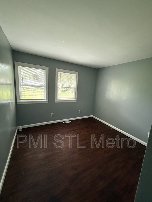 Foto del edificio - 1510 Trampe Ave