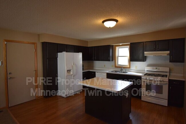 Foto del edificio - 2829 Golden Valley Rd