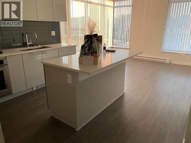 Building Photo - 2388 Madison Ave