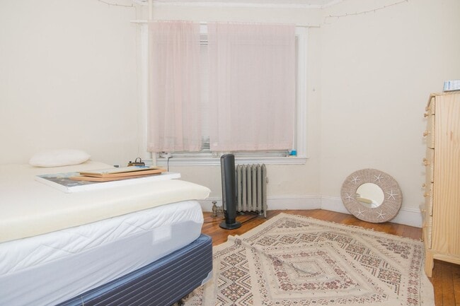 Building Photo - 4 BED RIGHT ACROSS FROM B.U. AVAILABLE 9/1