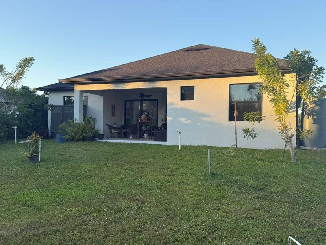 Building Photo - 3 bed 2 bath Single Family home in Golden Gate Estates