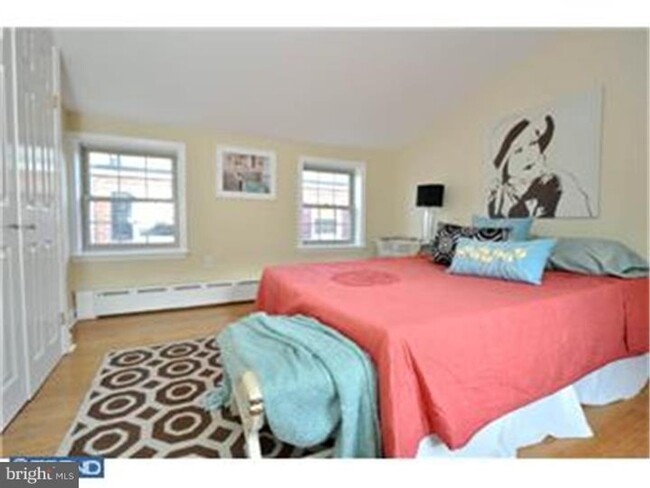 Building Photo - Fabulous 2 bedroom Trinity in Gated Commun...