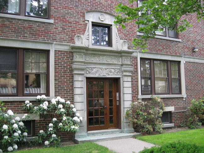 Building Photo - 90 Elliot St