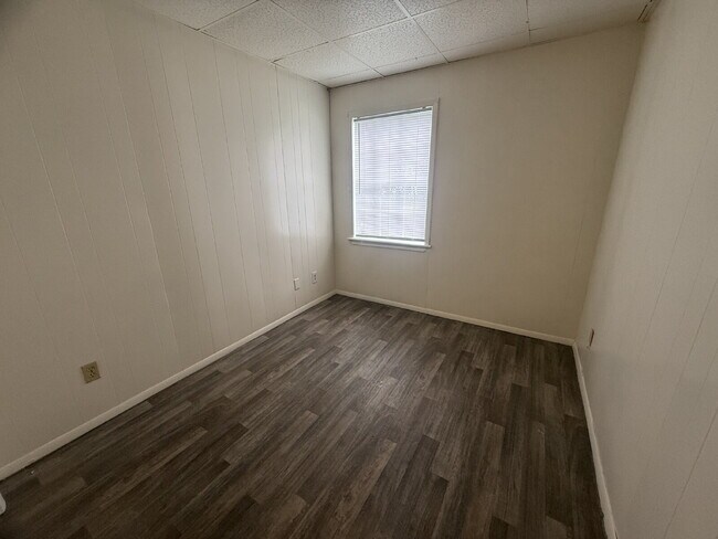 Foto del edificio - Charming 1-Bedroom Retreat in Heart of Seminole