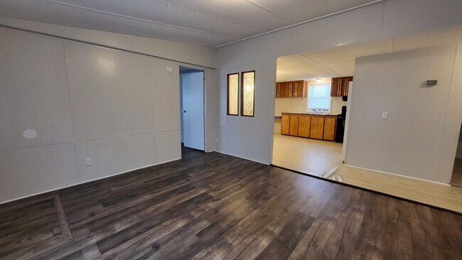 Foto del edificio - 3-Bedroom 2-bath double wide