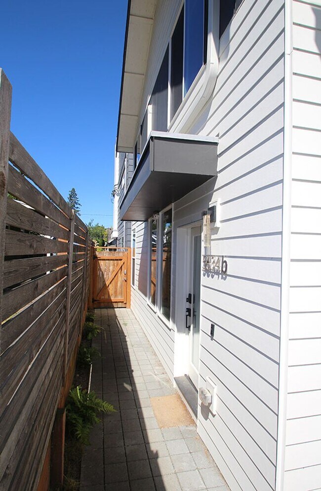 Foto del edificio - LUXURY SEATTLE/UW TOWNHOME FOR RENT W HIGH END FINISHES