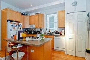 Foto del edificio - 3716 N Greenview Ave