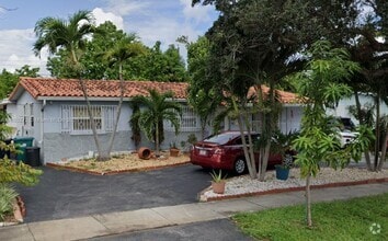 Building Photo - 2660 SW 92nd Ave
