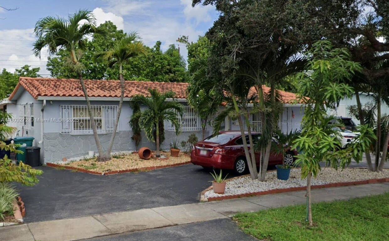 Primary Photo - 2660 SW 92nd Ave
