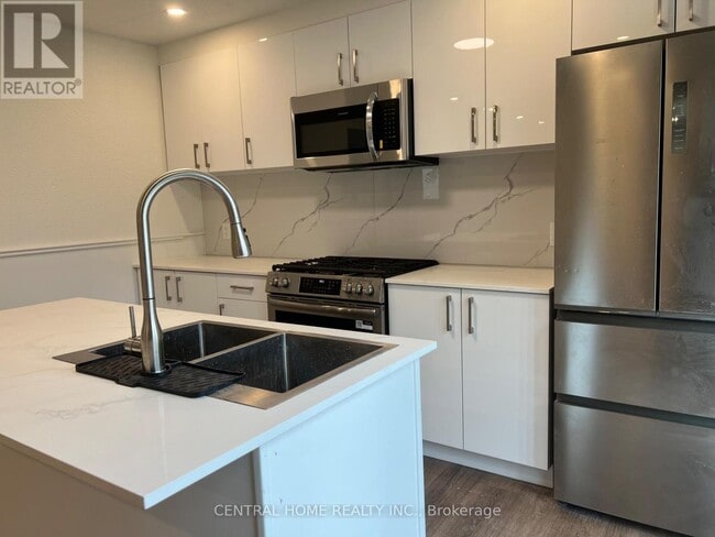 Building Photo - 86 Pleasant Ave