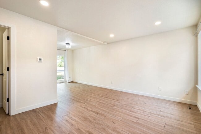 Building Photo - 1624 Banyan Dr