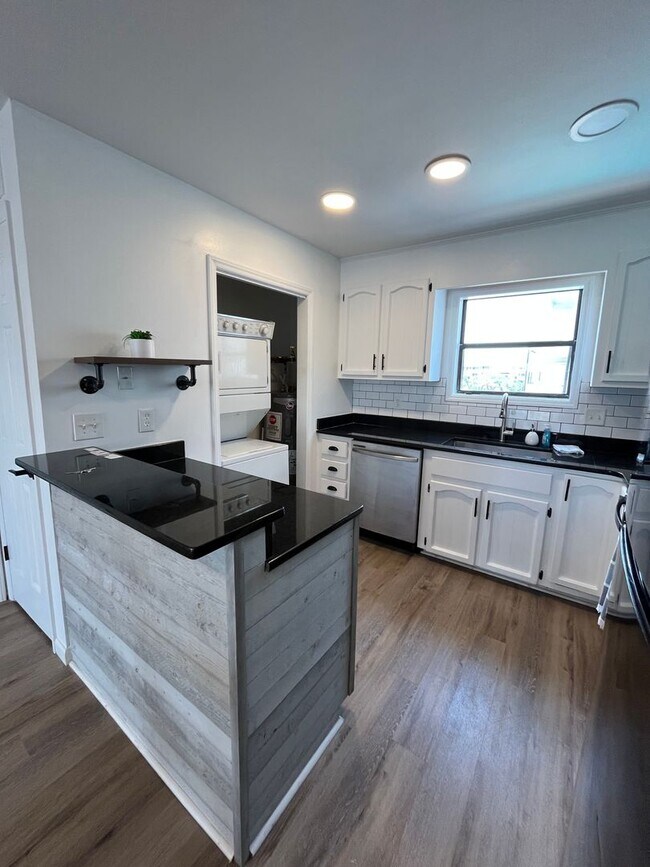Foto del edificio - 1503 Carolina Beach Ave N
