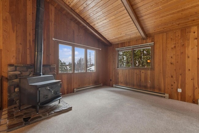 Building Photo - Wisconsin Townhome