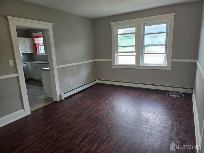 Building Photo - 450 Hall Ave
