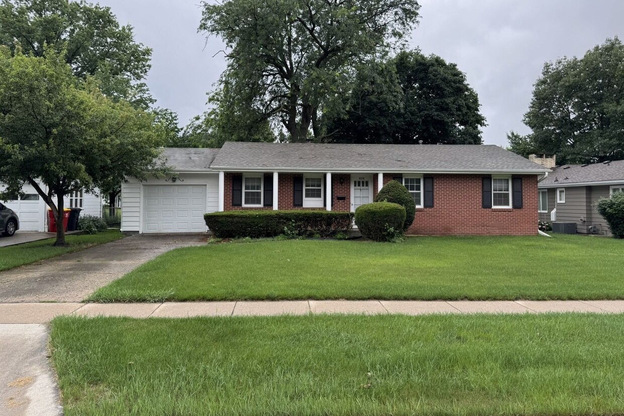 Foto principal - Large 3 Bedroom Home in North Ames just off Grand Avenue