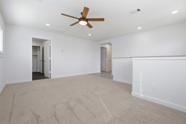 Building Photo - 10103 Goldcrest St