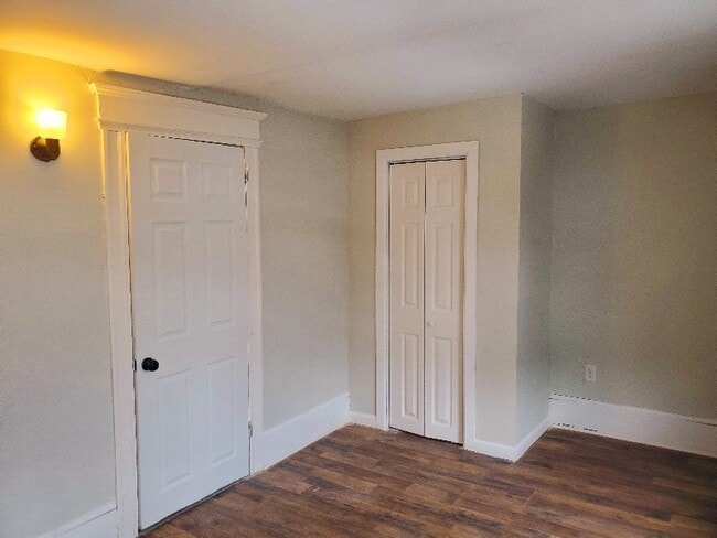 Building Photo - 64 Arch St