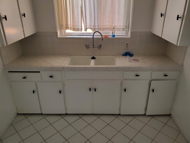 Foto del edificio - 11012 Aletta Ave