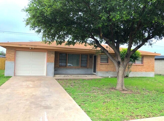 Building Photo - 3318 Mariana Ave