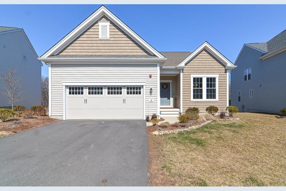 Frente de la casa - 17 Walnut Way