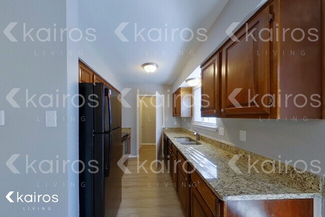 Foto del edificio - 2134 Woodnote