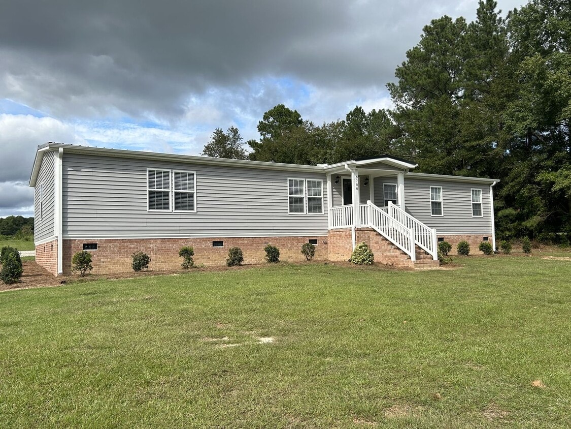 Like New Home in quaint Bailey, NC House Rental in Bailey, NC
