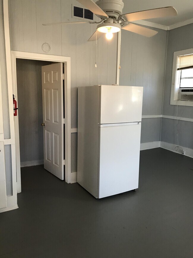 Foto del edificio - 822 Edwards St