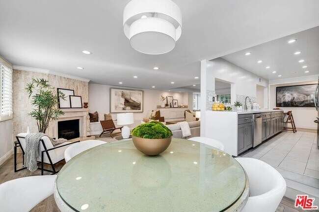 Foto del edificio - 441 N Oakhurst Dr