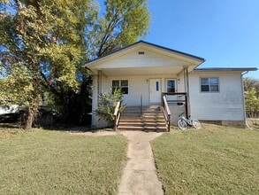 Building Photo - 403 U.S. Rte 66